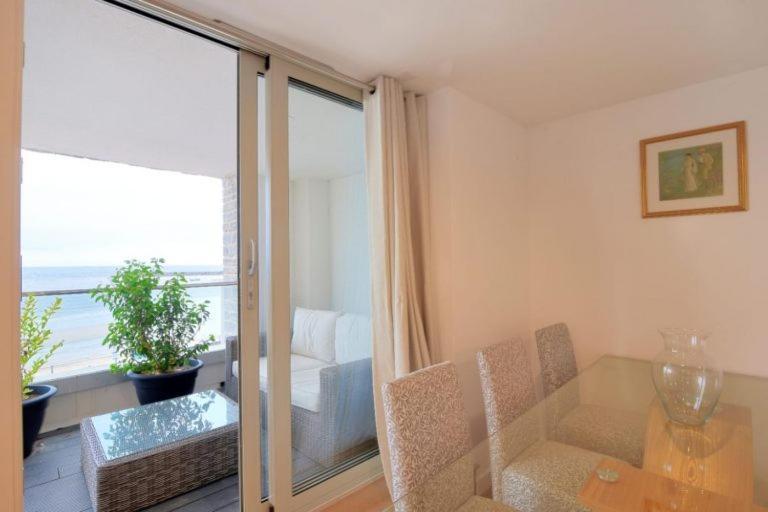 Largigi Offering Two Amazing Panoramic Sea Front Apartments Lyme Regis Exterior foto