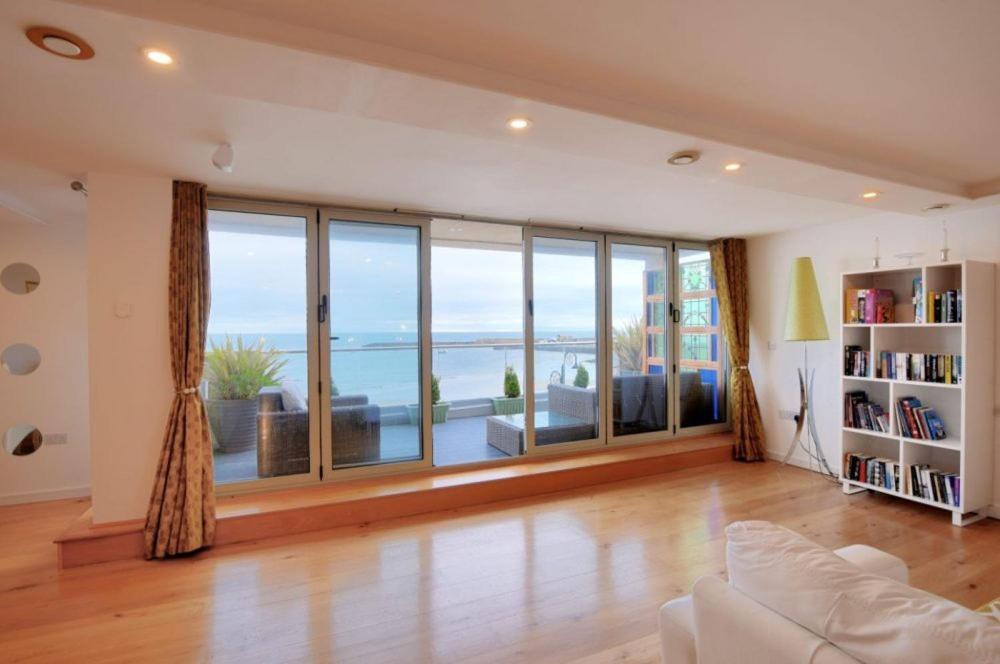 Largigi Offering Two Amazing Panoramic Sea Front Apartments Lyme Regis Exterior foto